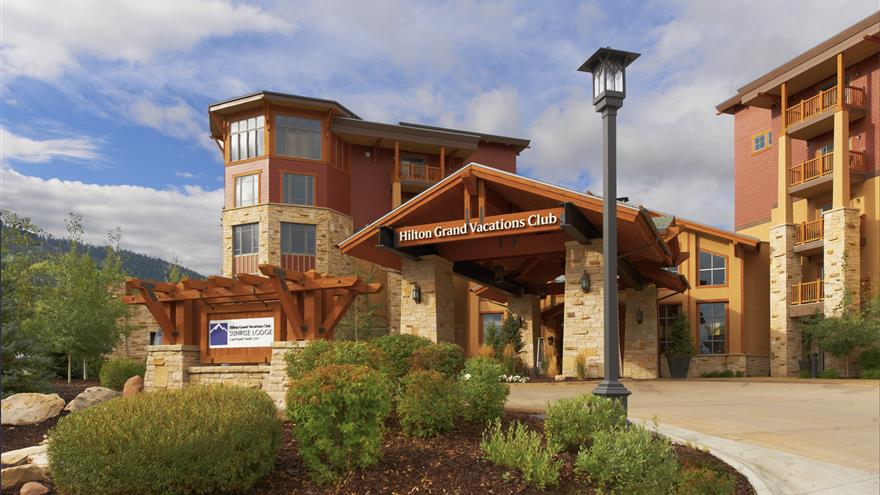 Exterior view of the front of Sunrise Lodge, a Hilton Grand Vacations Club located in Park City, Utah. .