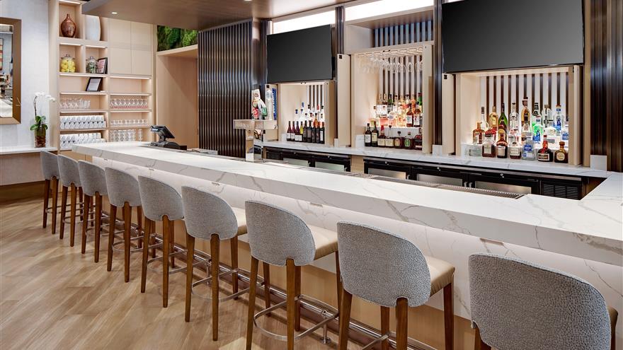Bar at Chicago Magnificent Mile, a Hilton Grand Vacations Club located in Illinois.