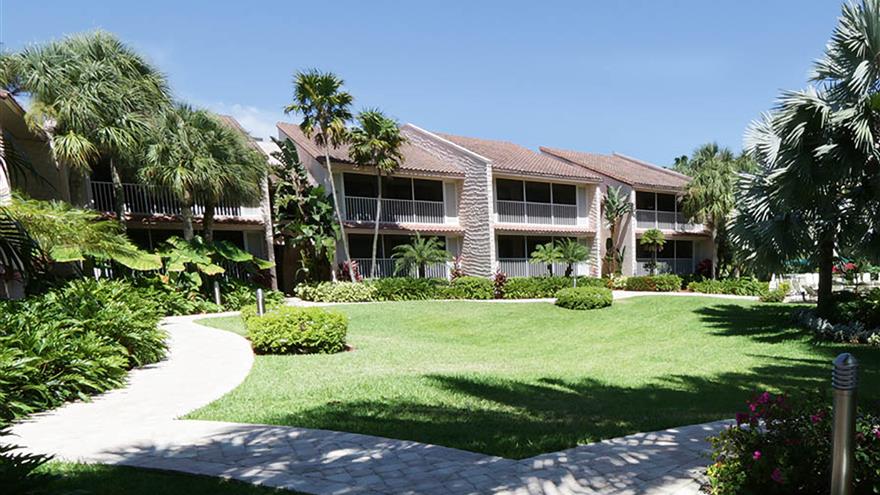 Exterior view of Club Regency of Marco Island located in Florida.