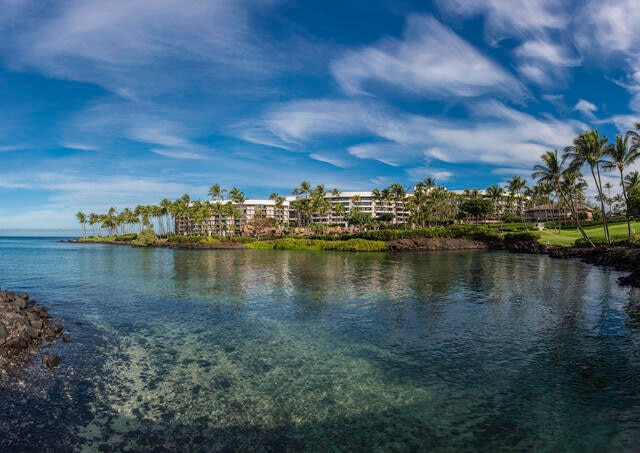 A Review Of The Hilton Waikoloa Village At The Waikoloa Beach