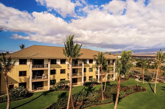 Exterior view and landscaping of Maui Bay Villas, a Hilton Grand Vacations Club