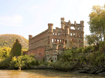 Exterior of the ruins of Bannerman Castle near New York City