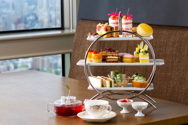 English afternoon tea display.